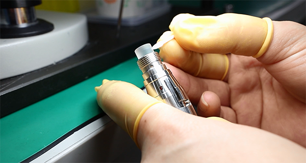 創(chuàng)鑫激光：教你如何清潔光纖連接器！